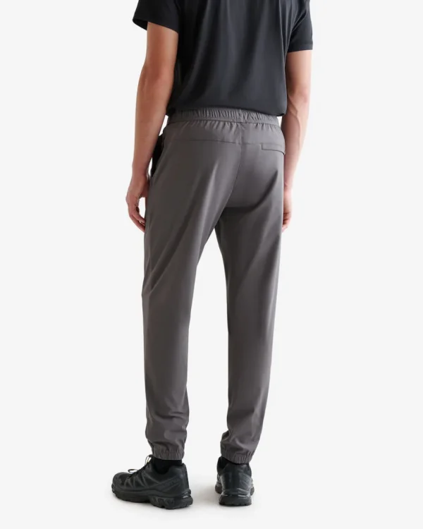 Store Roots Park Tech Jogger