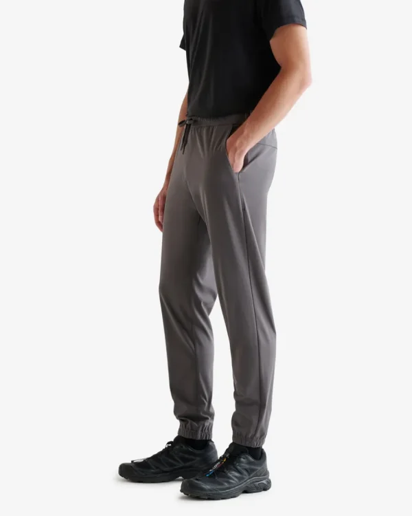 Store Roots Park Tech Jogger